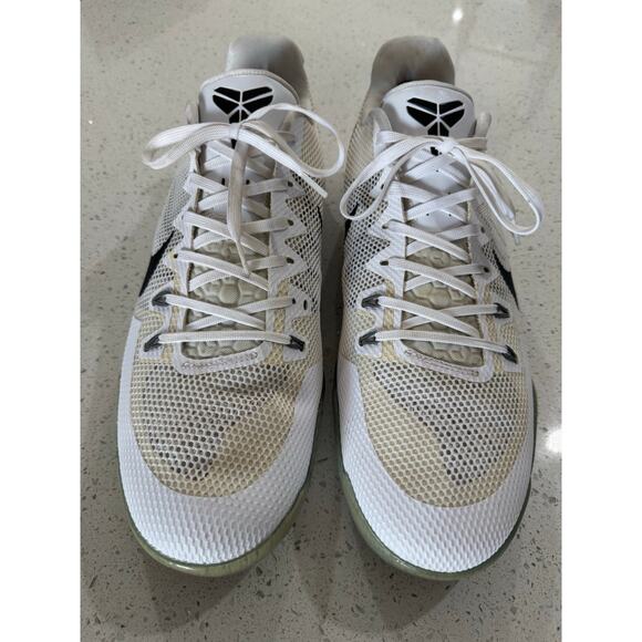 Nike Kobe 11 XI EM Low Fundamental 836183-100 Men’s Shoes Size 18 main image 3